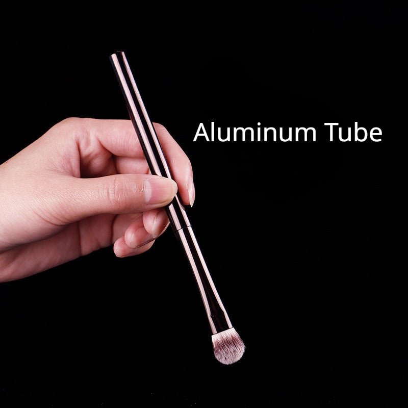 Peekingoose - Precision Eyeshadow Brush - Soft Bristles, Metal Handle