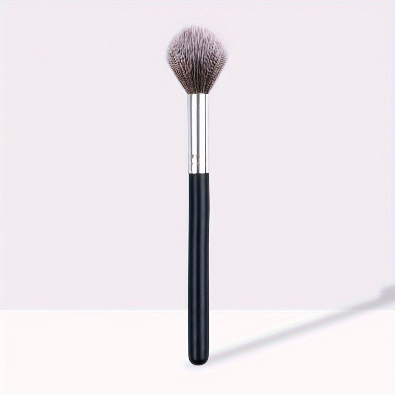 Peekingoose - Premium Nylon Bristle Highlighter Brush: Natural and Sheer Finish