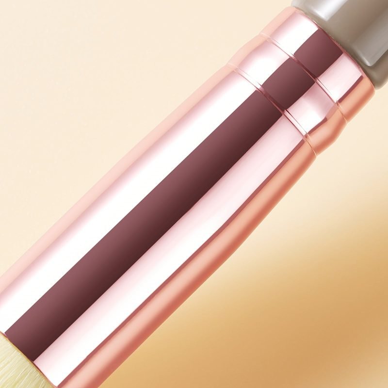 Peekingoose - Premium Flame Design Highlighter Brush: Soft, Angled, Ideal for Daily and Professional Makeup