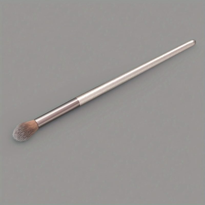 Peekingoose - Wooden Champagne Highlighter Brush - Soft Bristles, Ergonomic Design