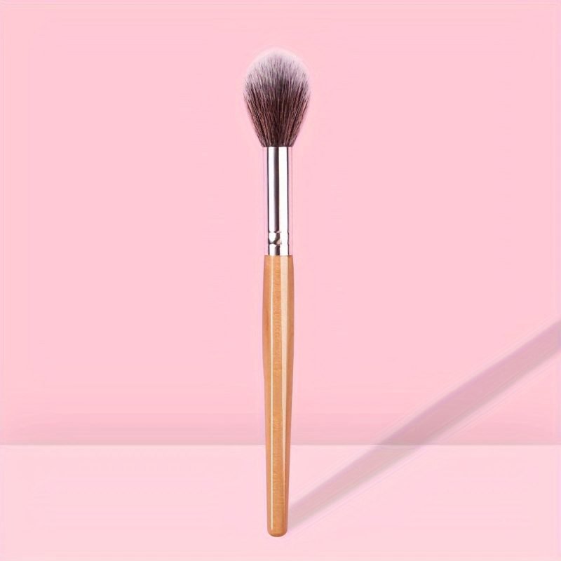Peekingoose - Premium Nylon Bristle Highlighter Brush: Natural and Sheer Finish