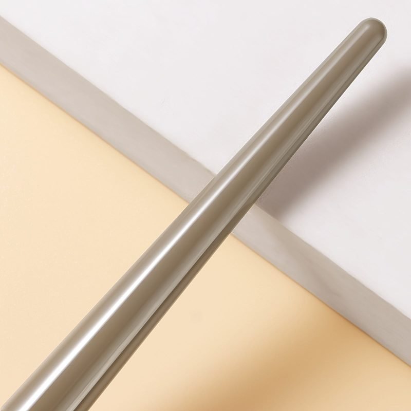 Peekingoose - Premium Flame Design Highlighter Brush: Soft, Angled, Ideal for Daily and Professional Makeup